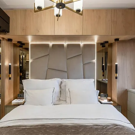 شقة Designer's Delight: Modern 1br Near Center بوخارست