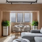Designer's Delight: Modern 1br Near Center 아파트 부쿠레슈티