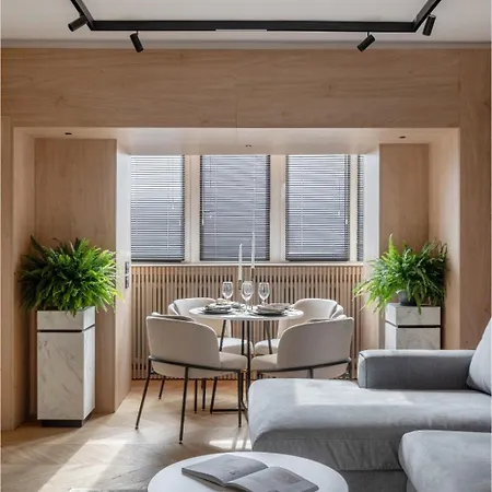 Apartment Designer's Delight: Modern 1br Near Center Bukarest