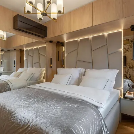 Designer's Delight: Modern 1br Near Center *