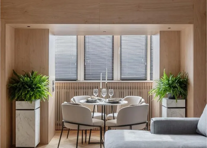 Designer's Delight: Modern 1br Near Center Appartement Boekarest