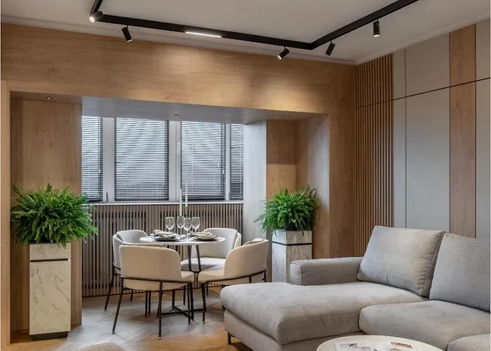 Appartement Designer's Delight: Modern 1br Near Center