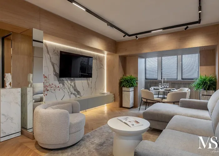 Appartement Designer's Delight: Modern 1br Near Center Boekarest